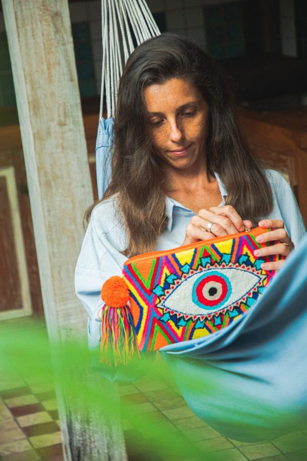 Pochette brodée Wayuu avec un motif oeil