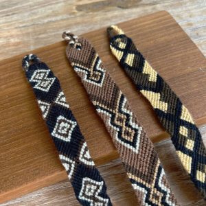 Bracelets tissés multicolores Papua